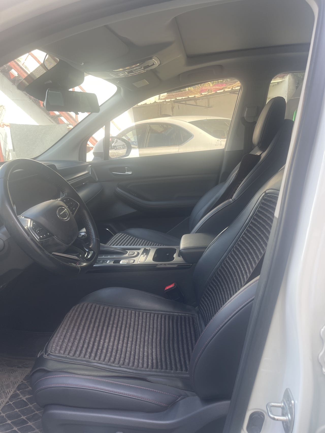 Trumpchi 2021 GS4 1.5T 270T Luxury Smart Connectivity Version — 3