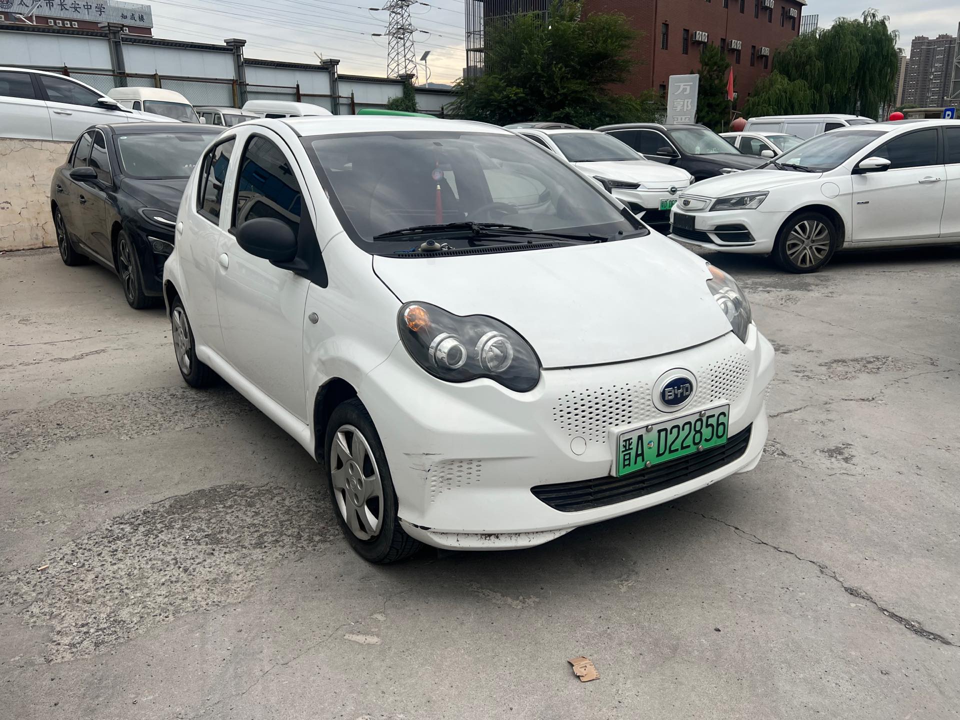 BYD 2019 e1 Advanced Version — 2