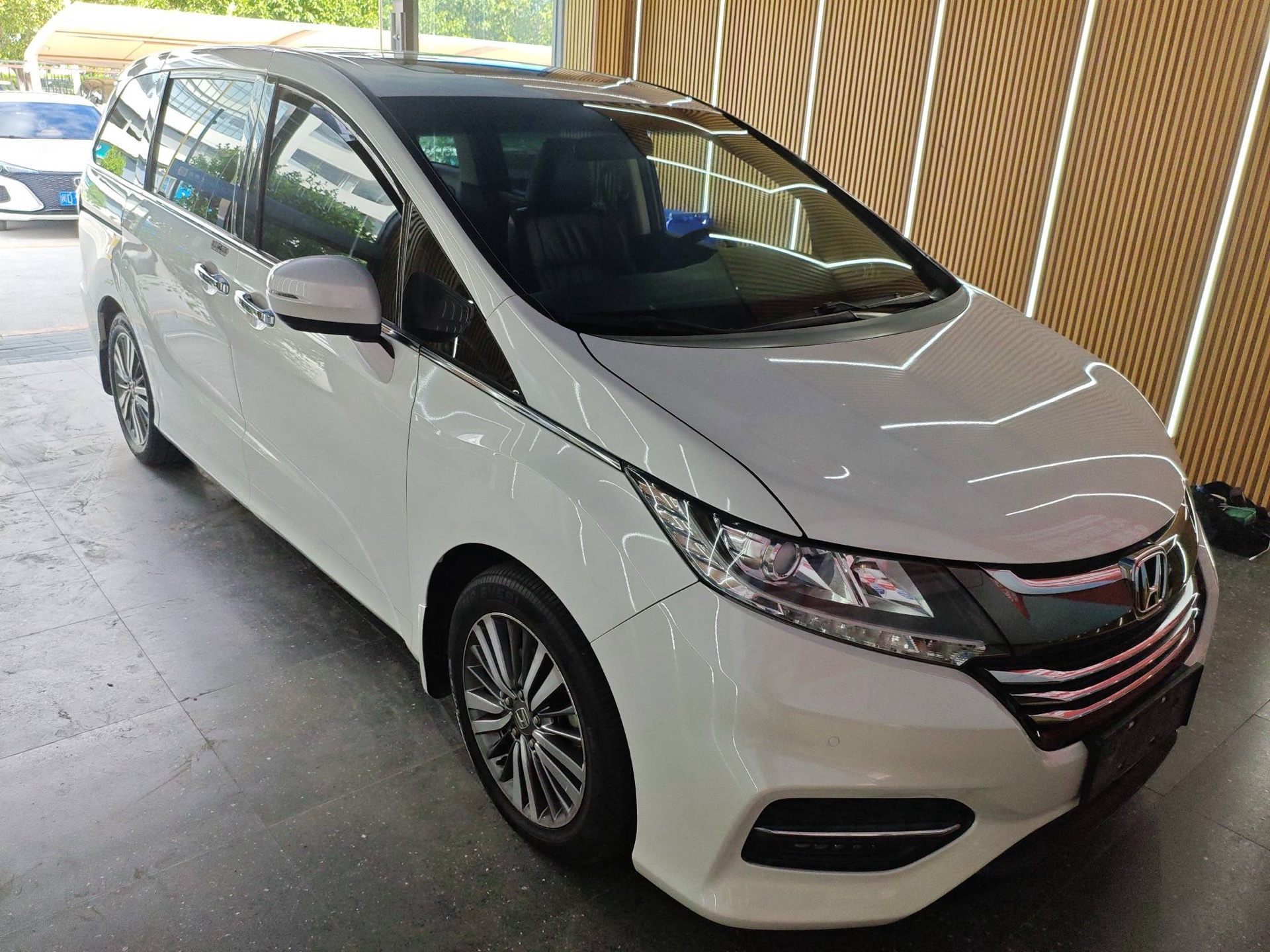 Honda 2018 Odyssey 2.4 CVT Luxury — 2