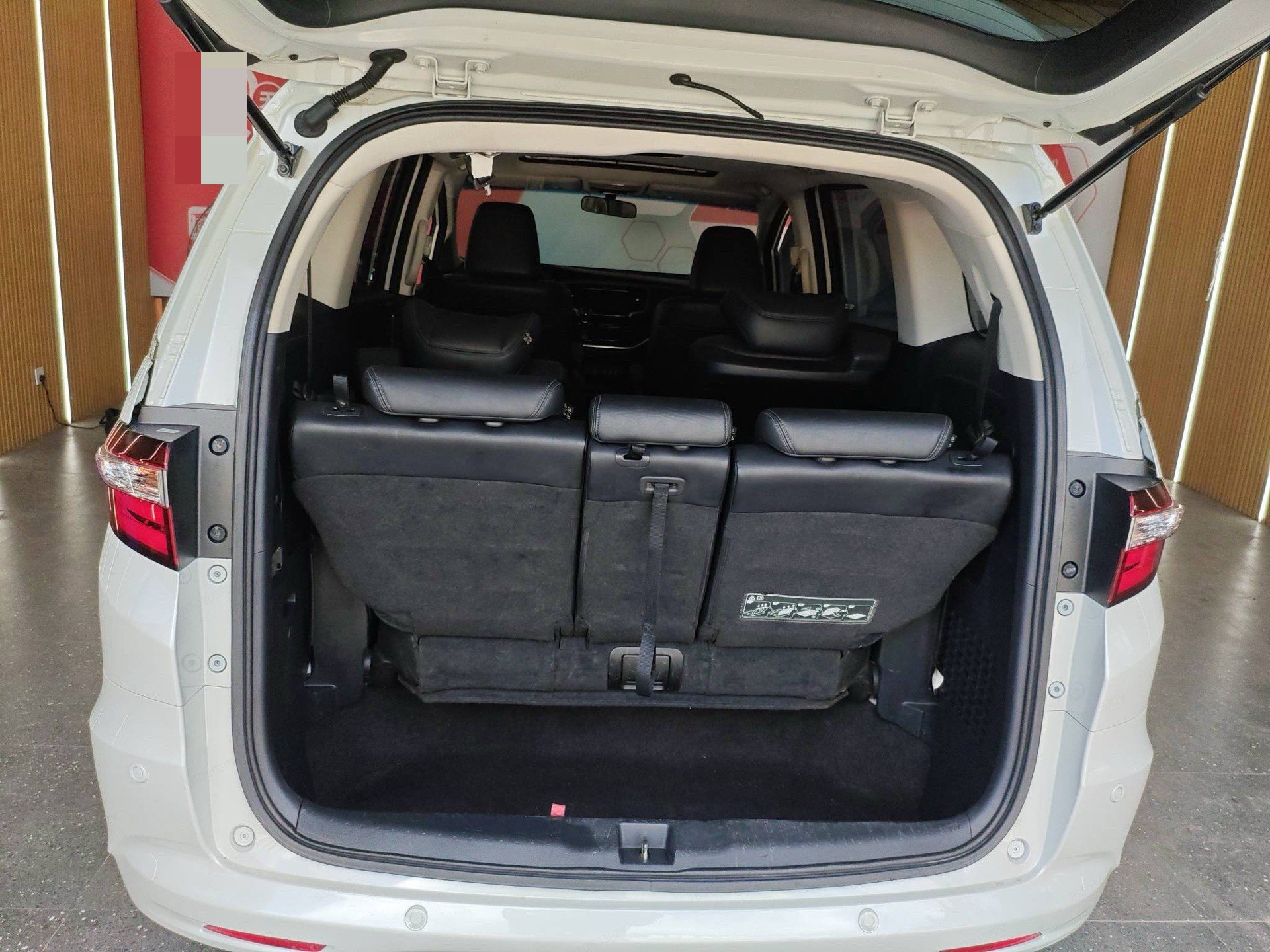 Honda 2018 Odyssey 2.4 CVT Luxury — 6