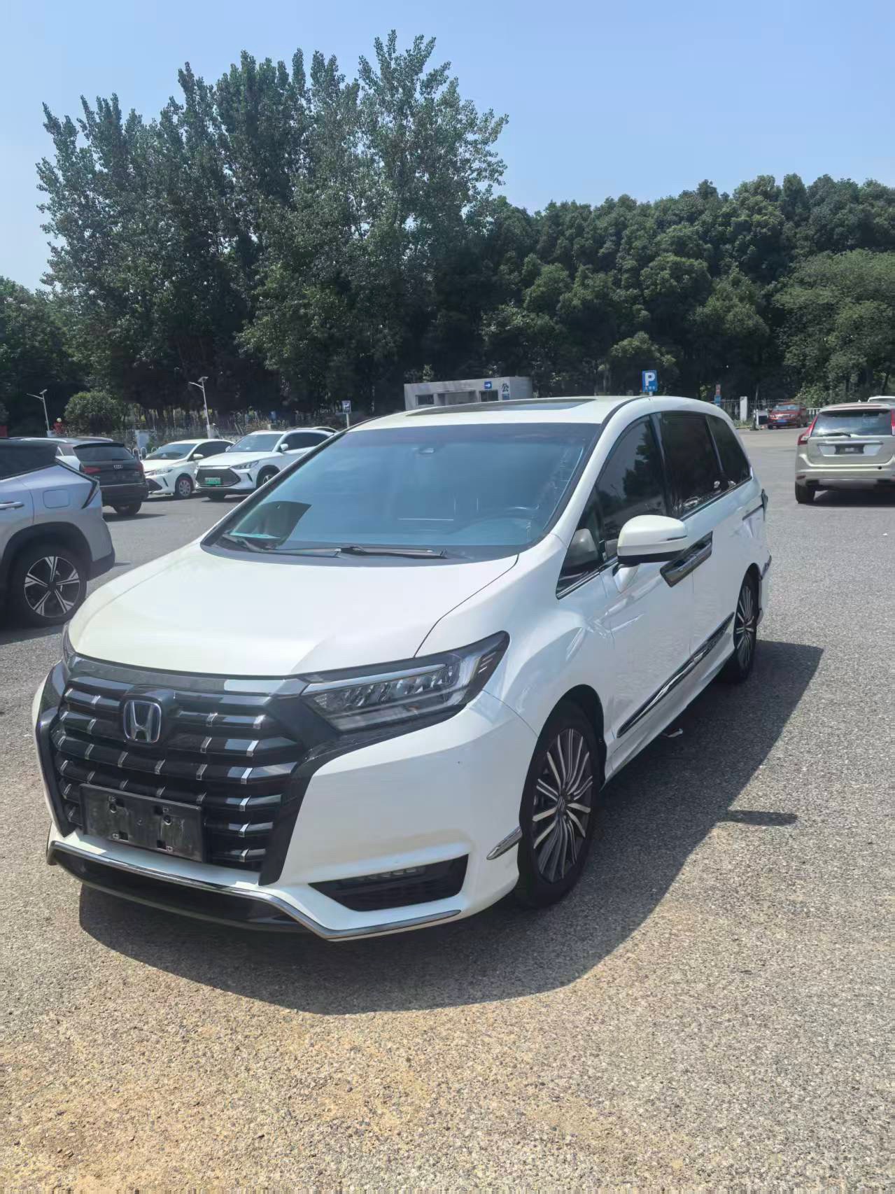 Honda 2024 Elysion e:HEV 2.0 CVT Luxury Edition
